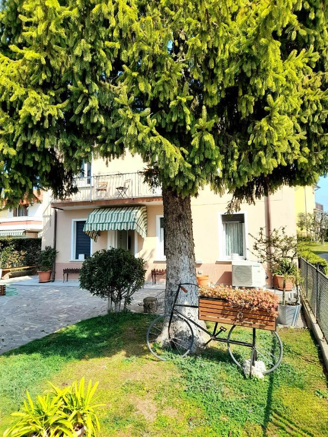 Les Amis Apartment Peschiera del Garda Exterior foto